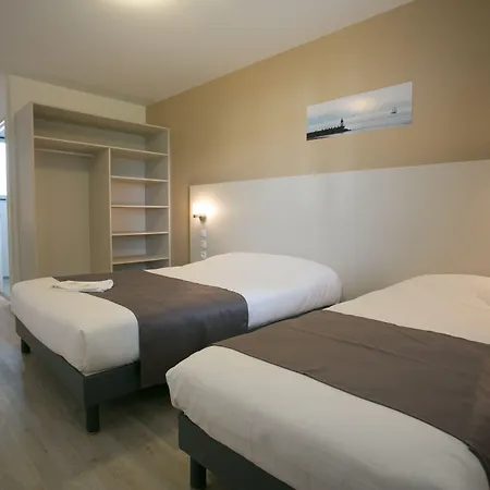 Des Landes 3*